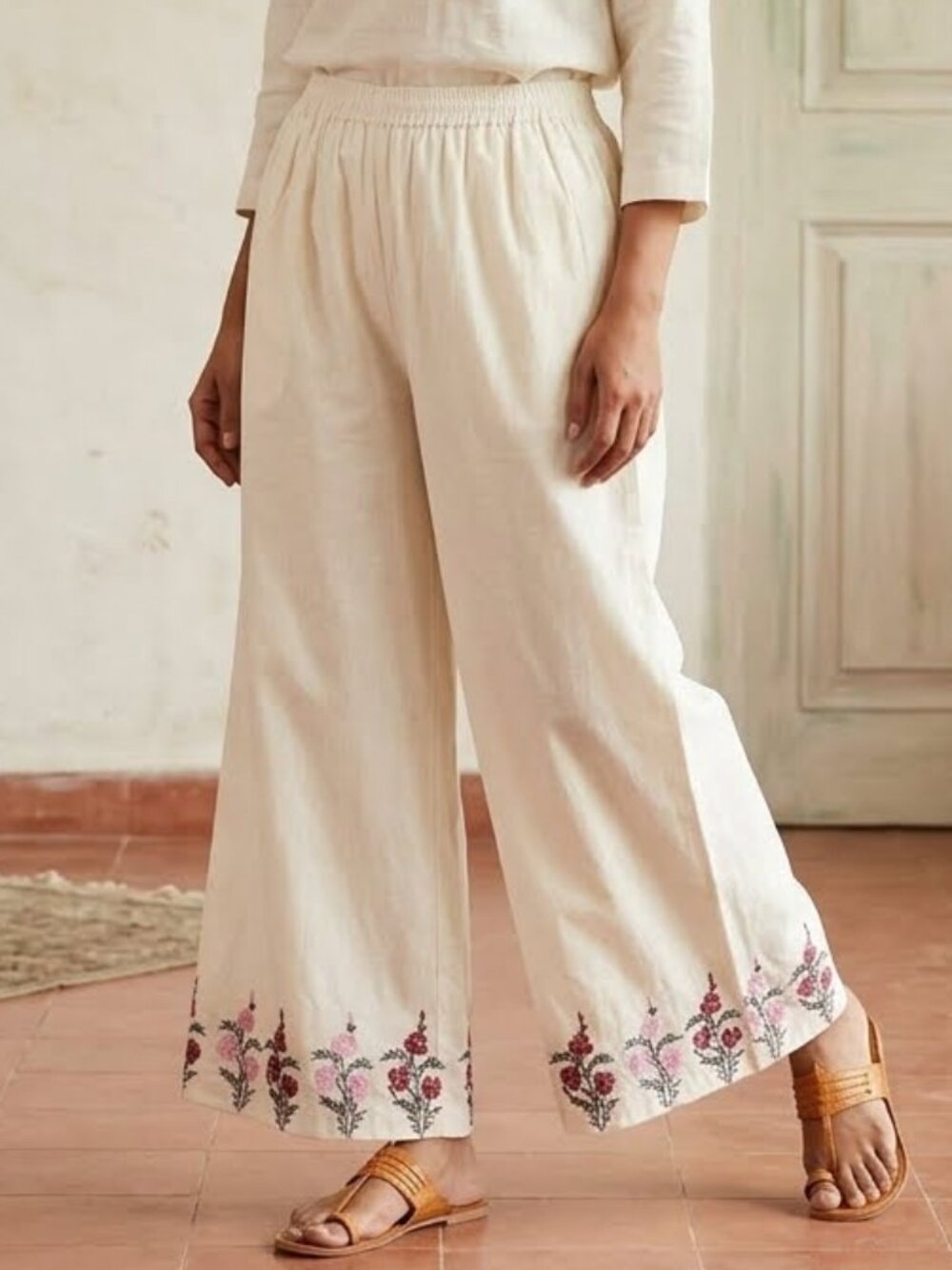 Women's Cream Palazzo Wide Leg Pants With Floral Embroidery Size Small Boho
